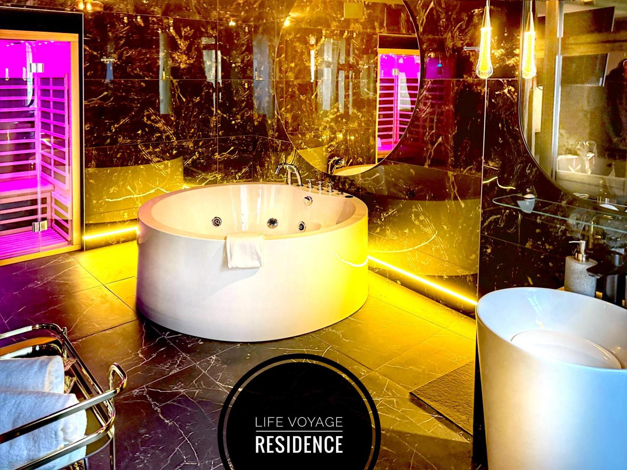 Life Voyage & - Strasbourg's Center Luxury Experience Apartment