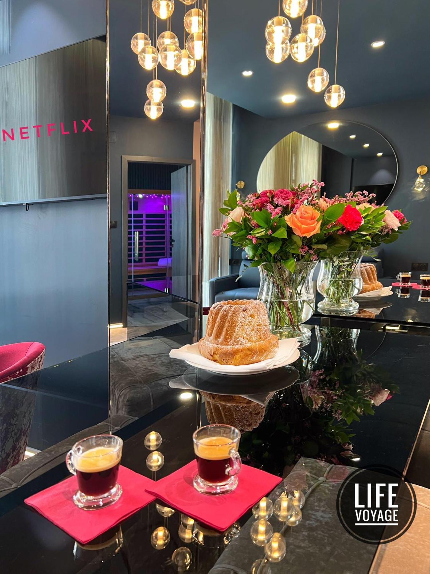 Life Voyage & - Strasbourg's Center Luxury Experience Apartment